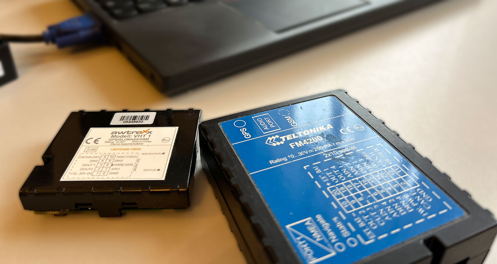 GPS-Tracker Teltonika FM4200, Alarmwelt AWTRAXX VHT1 und Teltonika FM1120