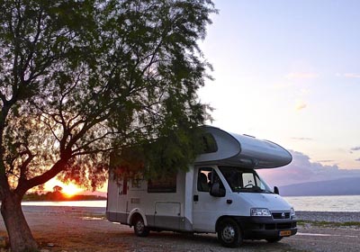 Localice y rastree caravanas y autocaravanas en teléfonos móviles y proteja contra robos Sistema localización GPS Autocaravanas